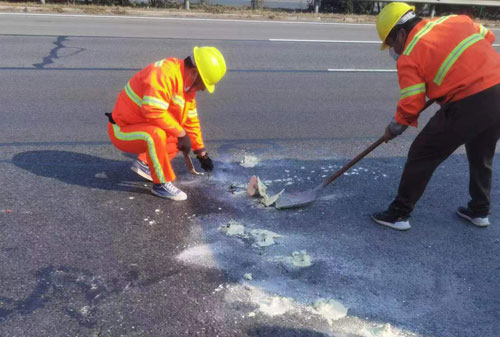 长丰镇公路下沉注浆加固